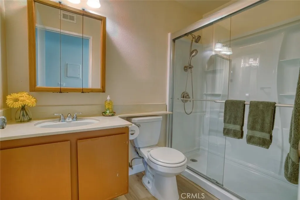 303 Cherry Hills Lane, Azusa, California 91702 home-pic-15